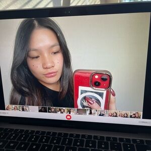 Meet your Posher, Corina